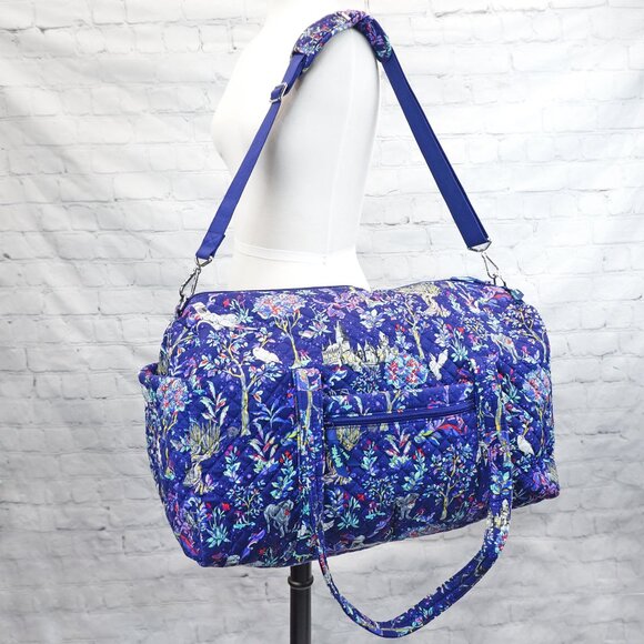 ❤️ vera bradley Harry Potter Forbidden Forest Large 22" Travel Duffel Purple - Picture 1 of 6